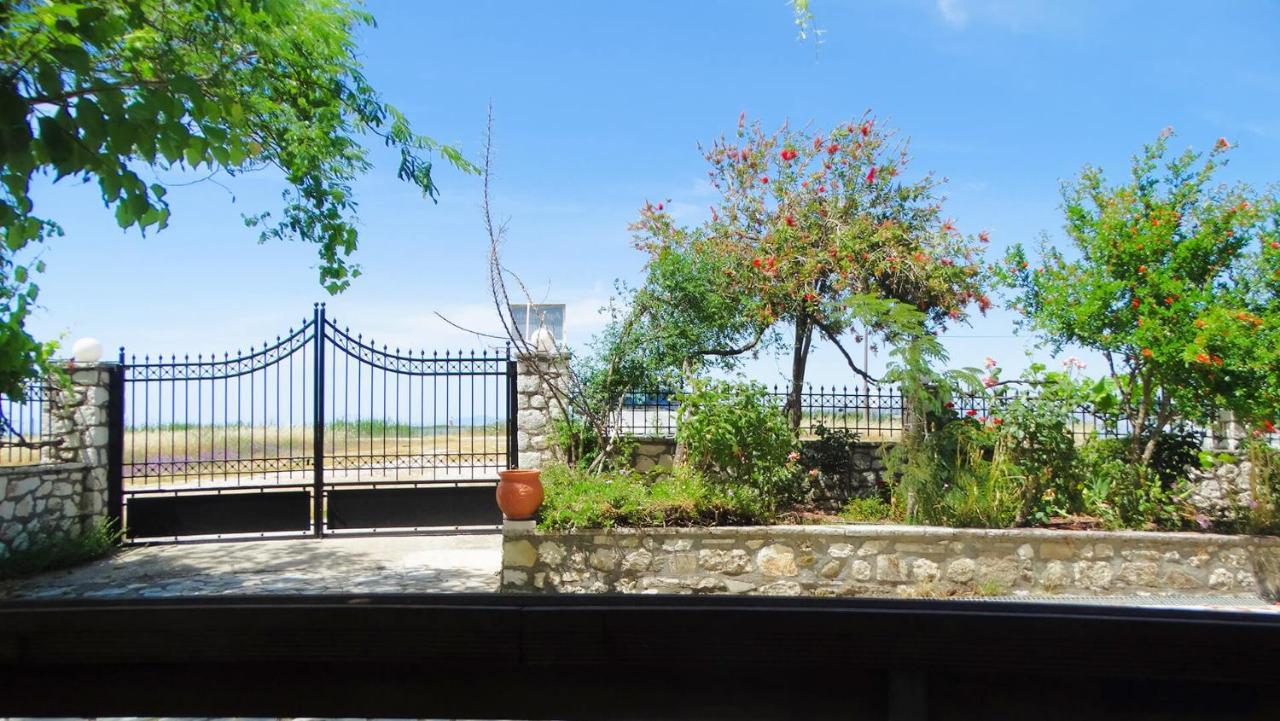 Agrambeli Rooms & Apartments Lefkada City Bagian luar foto
